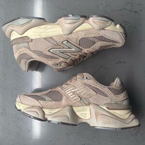 New Balance 9060 “Mushroom Timberwolf” – Women’s 8 / Men’s 6.5